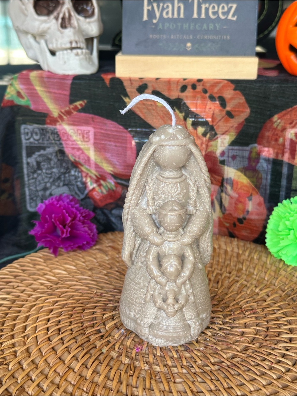 Handmade Taupe Mother & Children Candle – Family Figure
